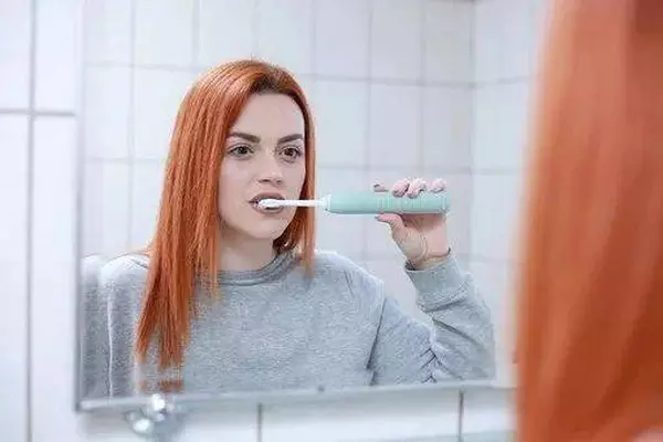 刷牙前牙膏不能沾水