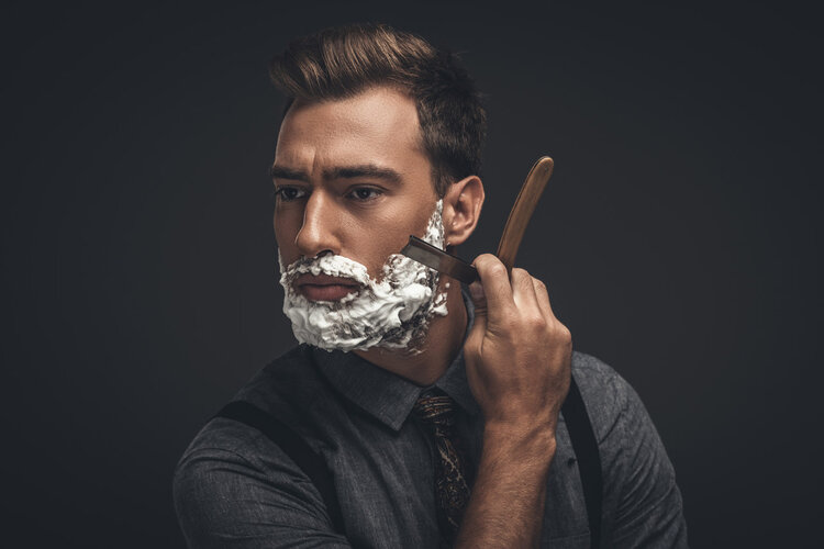 男性刮鬍子頻率高