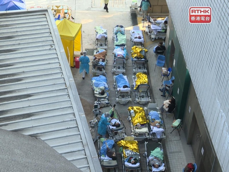 本港約有12000名初確及確診者等候入院