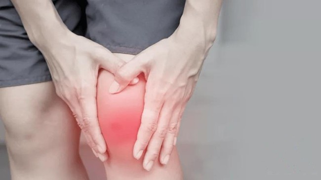 膝蓋咔響是怎麼回事